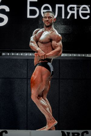 CLASSIC PHYSIQUE